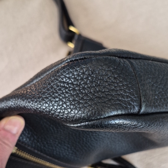 Fossil Black Leather Shoulder Bag with Gold Zippers - Picture 5 of 10